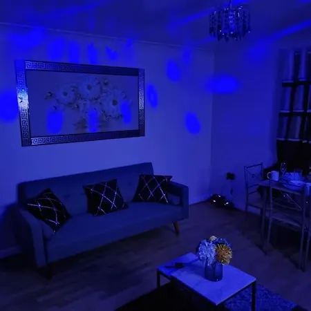 A7tg Ground Floor Setup For Your Most Amazing & Relaxed + Free Parking + Free Fast Wifi *
