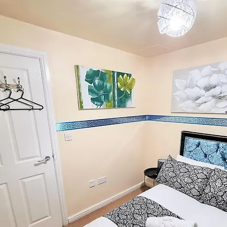 A7tg Ground Floor Setup For Your Most Amazing & Relaxed + Free Parking + Free Fast Wifi * *